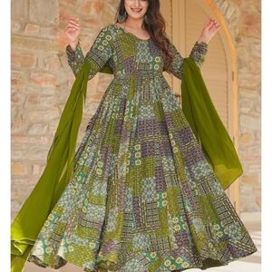 Elegant Green Patterned Women's Dress